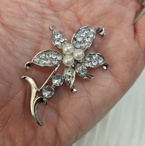 🔴 Vintage Silver Pearl & Crystal Long-Stem Floral Brooch - Picture 7 of 9